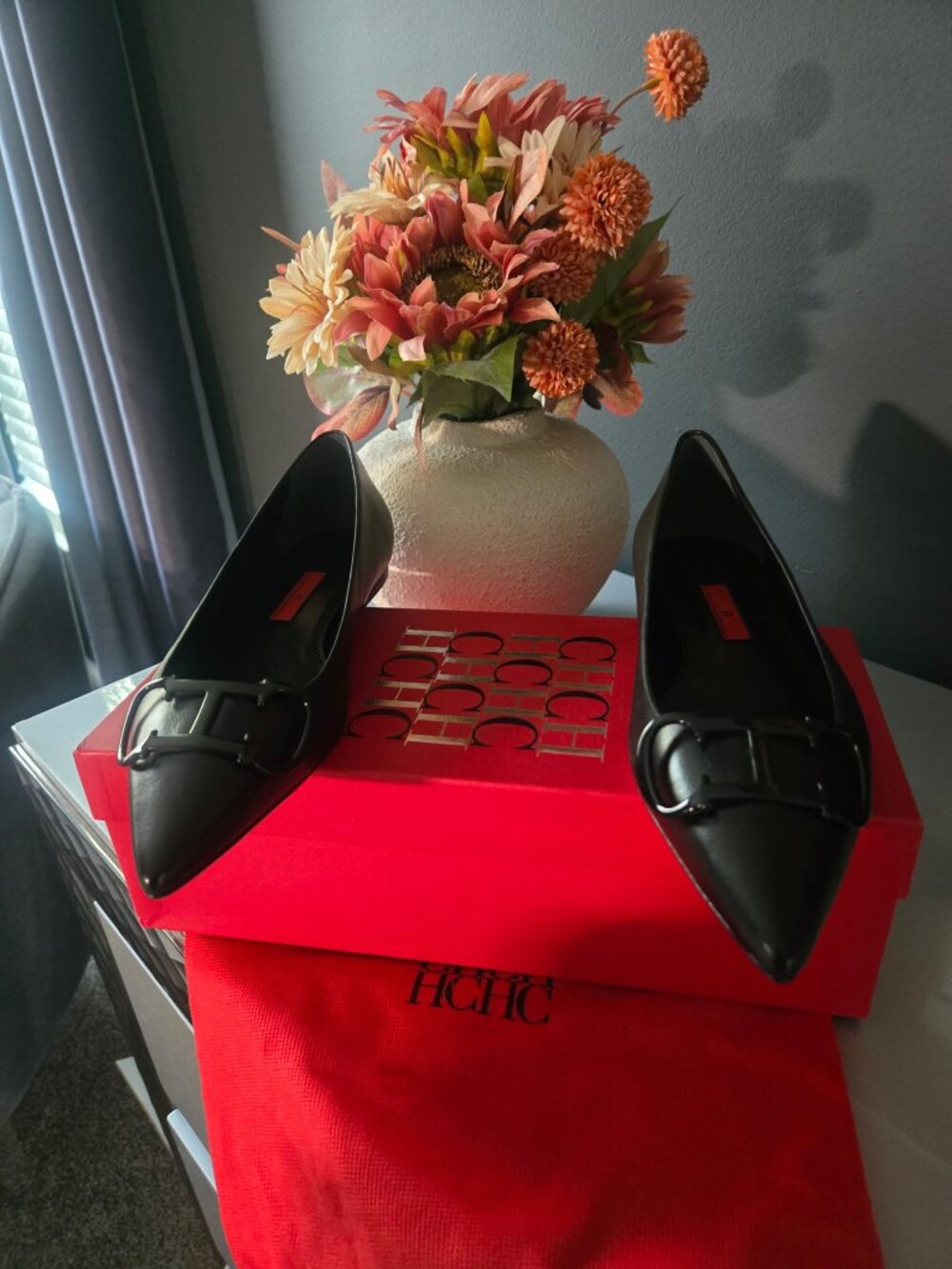 Carolina Herrera Black Buckle Flats • New • 470$ retail
